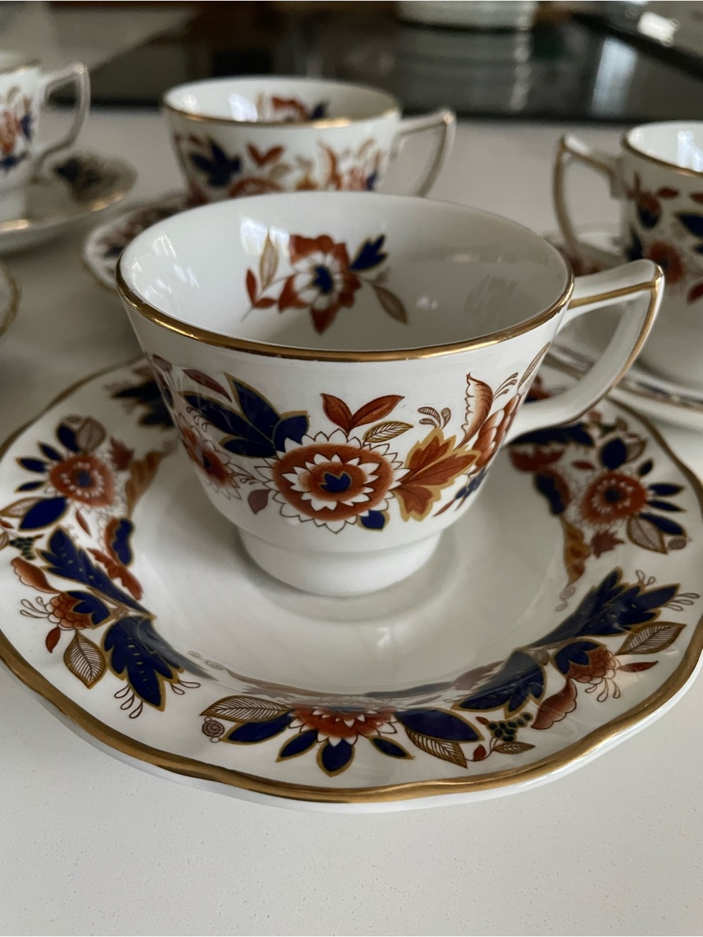Vintage Doverlane Fine Porcelain Teacup and Saucer Set of 6 with Gold Trim